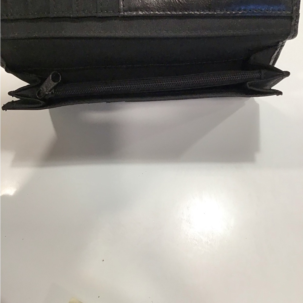 Fossil All LEATHER Black Butterfly Snap Closure Wallet - Picture 8 of 8